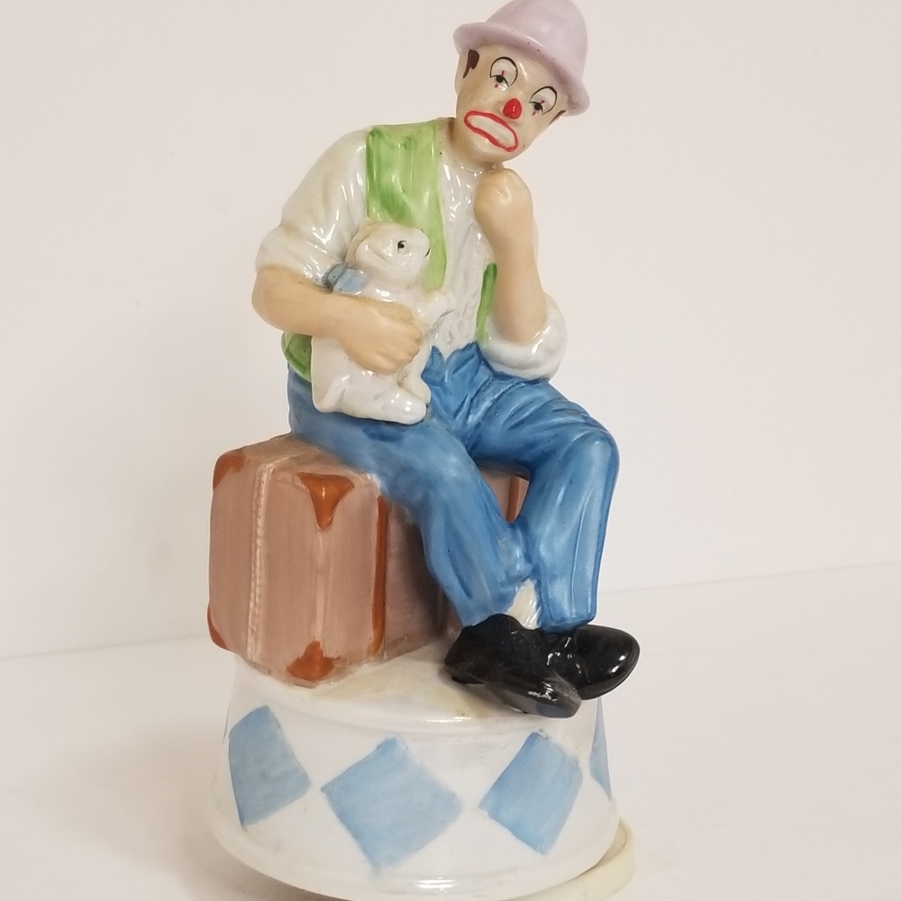 Ceramic Clown Figurine w/Pet cat Music box